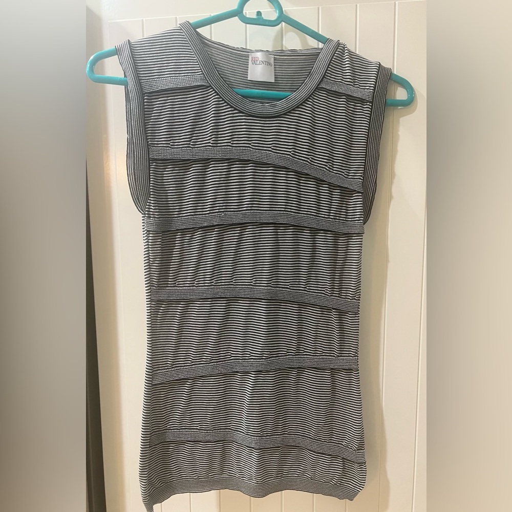 RED Valentino beautiful sleeveless black and white top
